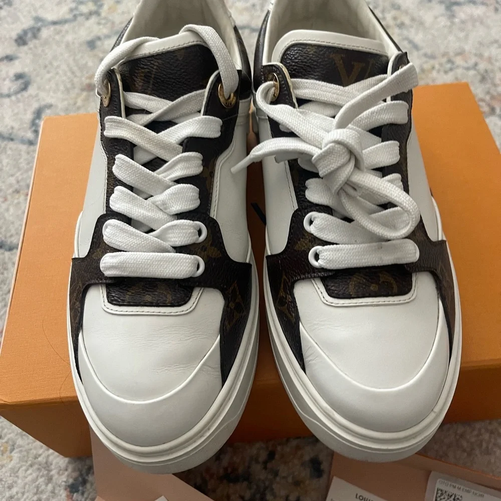 Louis Vuitton Time Out Sneakers White Cocoa Logo Heel  In Box Womens Sz 37/US7 - Picture 3 of 13